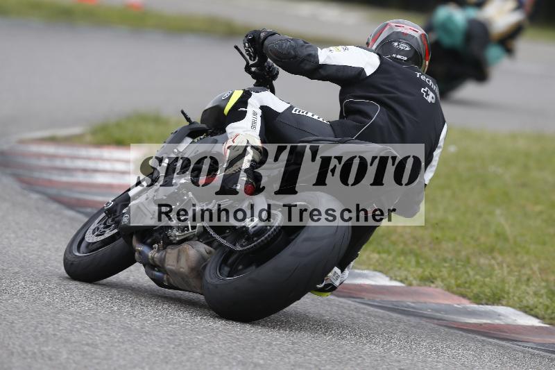 /Archiv-2024/13 22.04.2024 Plüss Moto Sport ADR/Freies Fahren/unklar